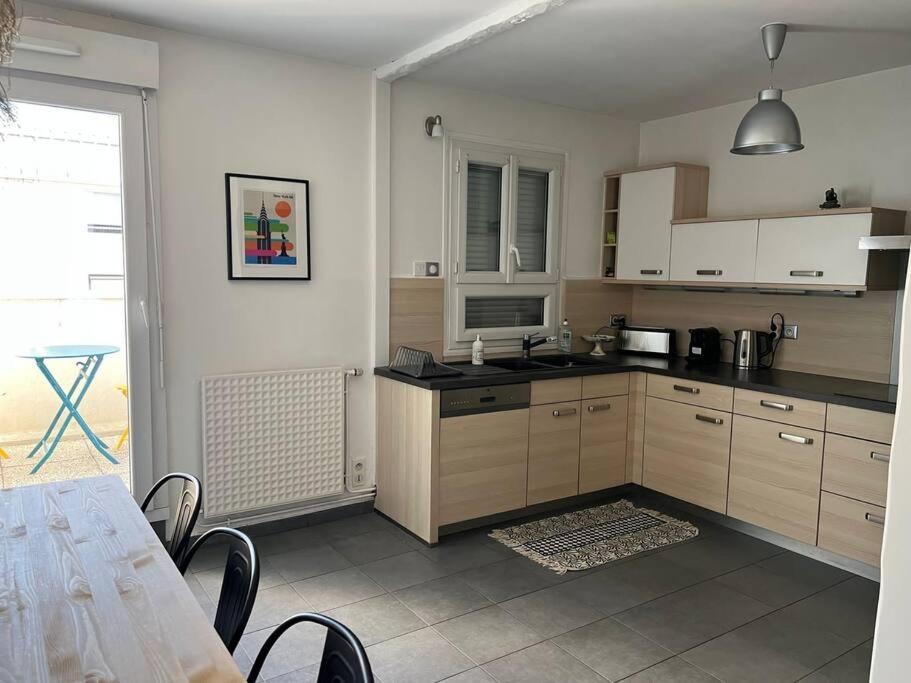 Superbe Appartement Avec Parking La Rochelle  Zewnętrze zdjęcie